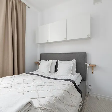 Rentplanet - Sniadeckich Appartement Warschau